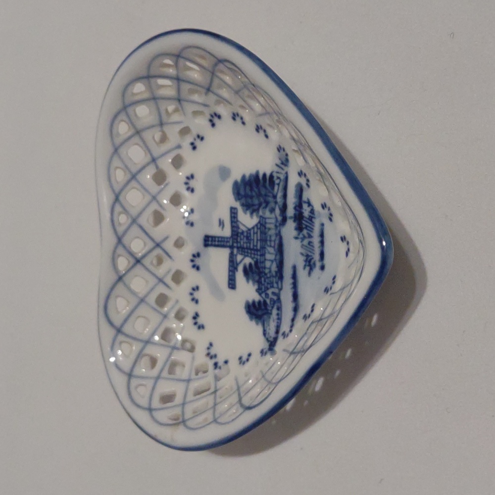DN & EL Porcelain Heart Dish Blue Windmill Scene